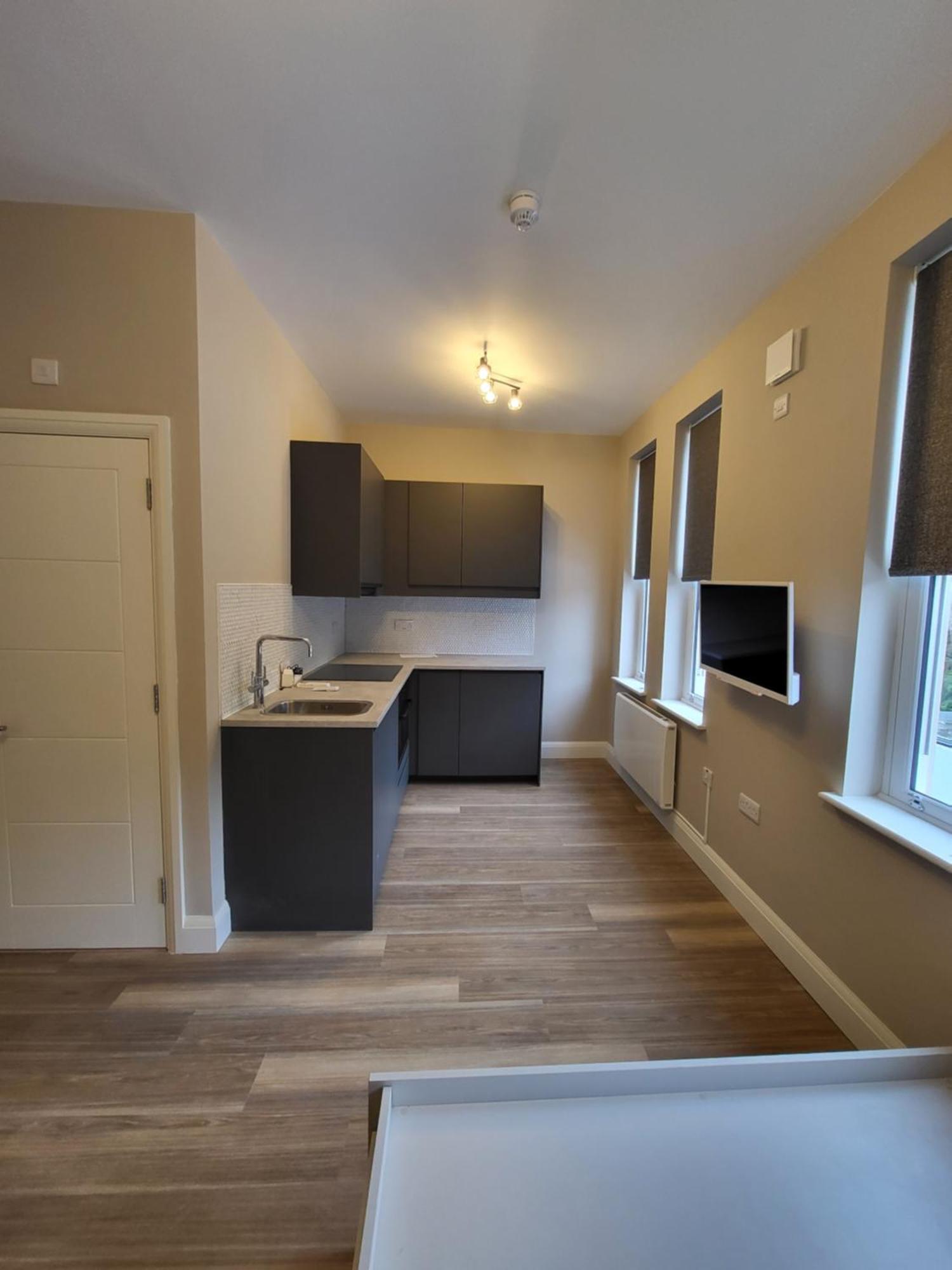 Sands House - Luxury Modern Studios With Secure Parking In Epsom, Surrey 客房 照片