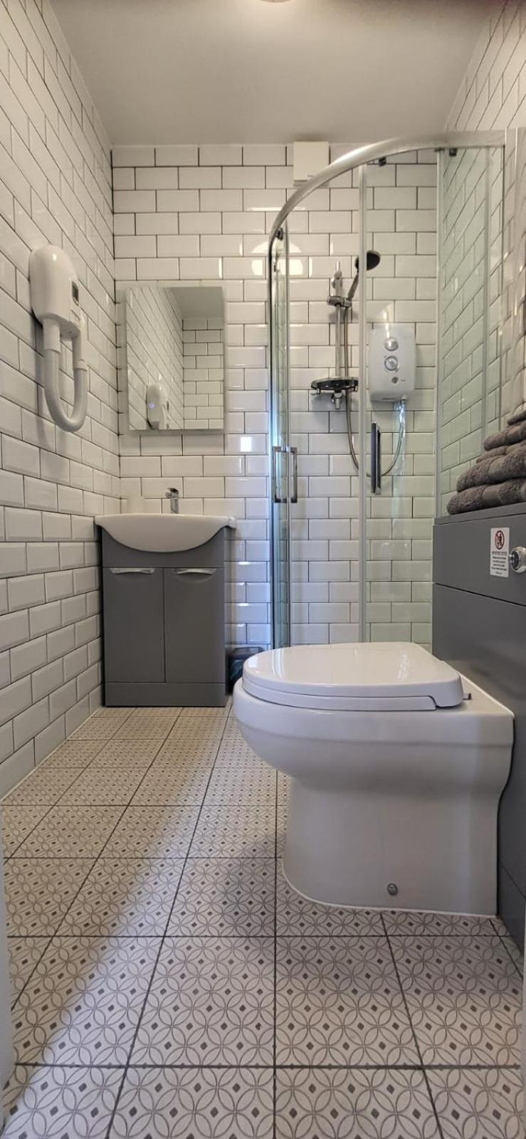 Sands House - Luxury Modern Studios With Secure Parking In Epsom, Surrey 客房 照片
